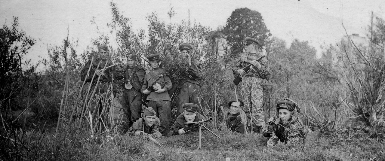 Военнослужащие в/ч 3229 МГБ СССР в Львовской области во время ликвидации формирований ОУН-УПА.