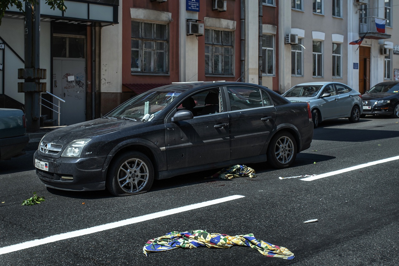 В результате обстрела возле отеля «Централь» в Донецке есть пострадавшие.
