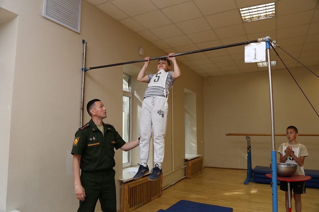 Пройти физический. Физическая подготовка в военном институте. Физ подготовка для военного вуза. Вступительный экзамен в Суворовском училище. Вступительные экзамены в МЧС.