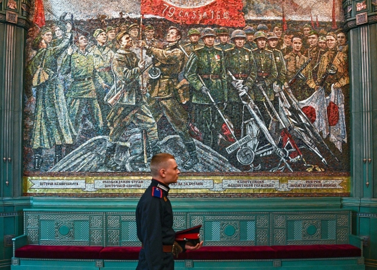 Победа русского оружия навеки запечатлена на мозаиках.