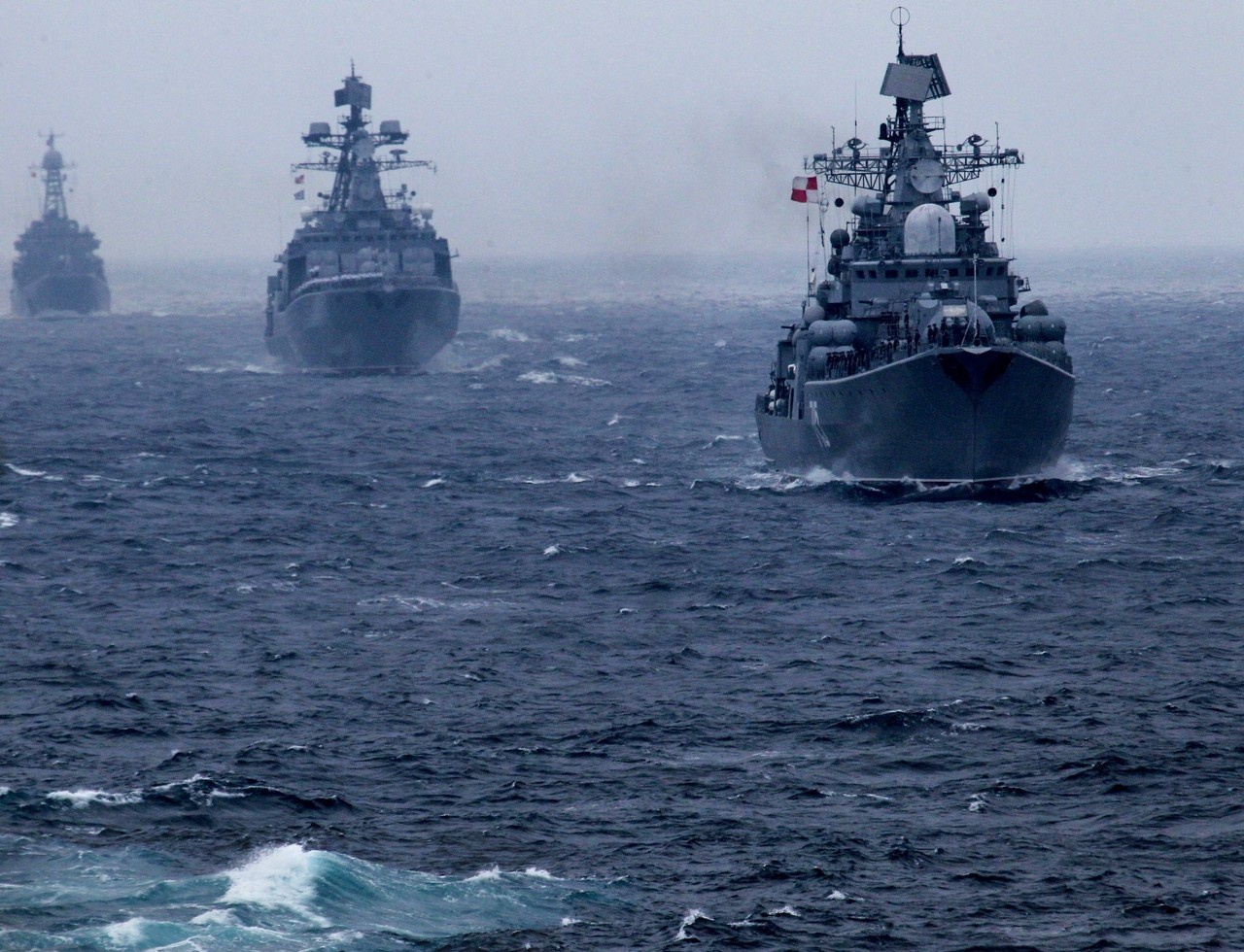 Корабли ВМФ России и ВМС Китая выполняют совместное патрулирование.