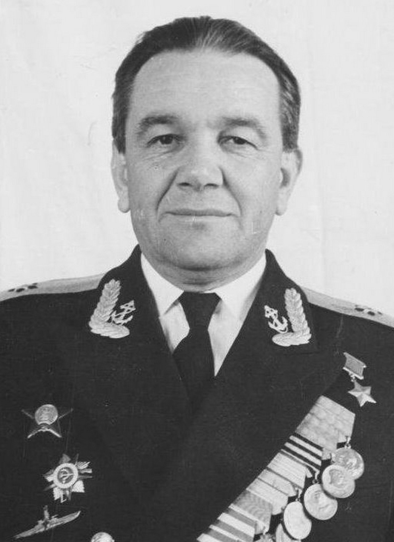 Командир К-3 Герой Советского Союза Леонид Гаврилович Осипенко.