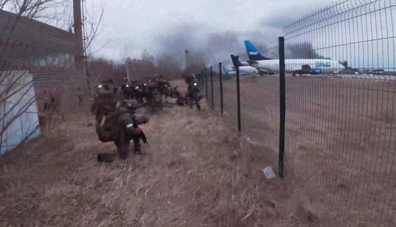 Высадка тактического десанта подразделений воздушно-десантных войск РФ и взятие под контроль аэродрома Антонов в Гостомеле 12 марта 2022 г.
