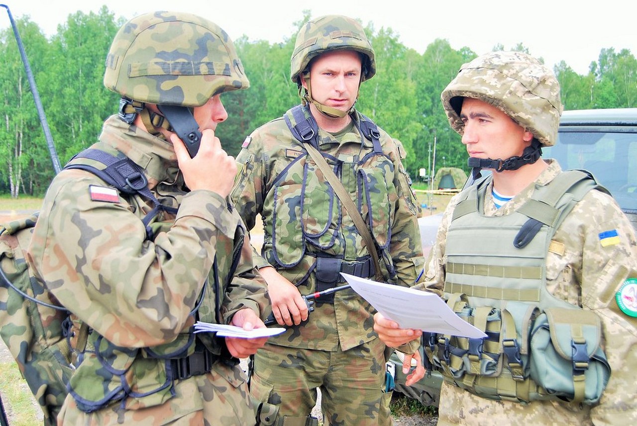 Польша давно натаскивала украинцев на своих полигонах.