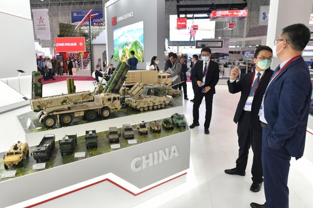 Стенд Министерства обороны Китая на выставке Международного военно-технического форума «Армия-2022».