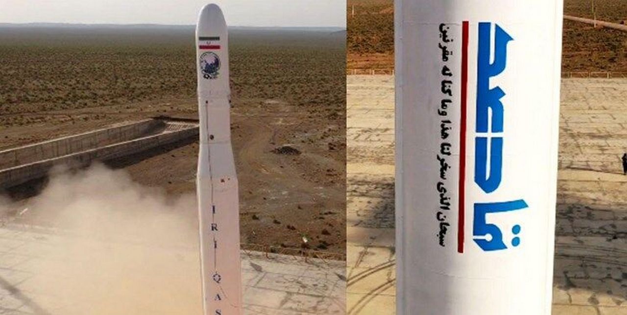 «Нур-1», первый военный спутник Ирана, доставлен на орбиту высотой 425 км.
