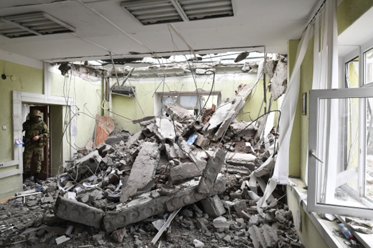 Разрушения на территории управления капитального строительства Запорожской АЭС в Энергодаре, октябрь 2022 г.