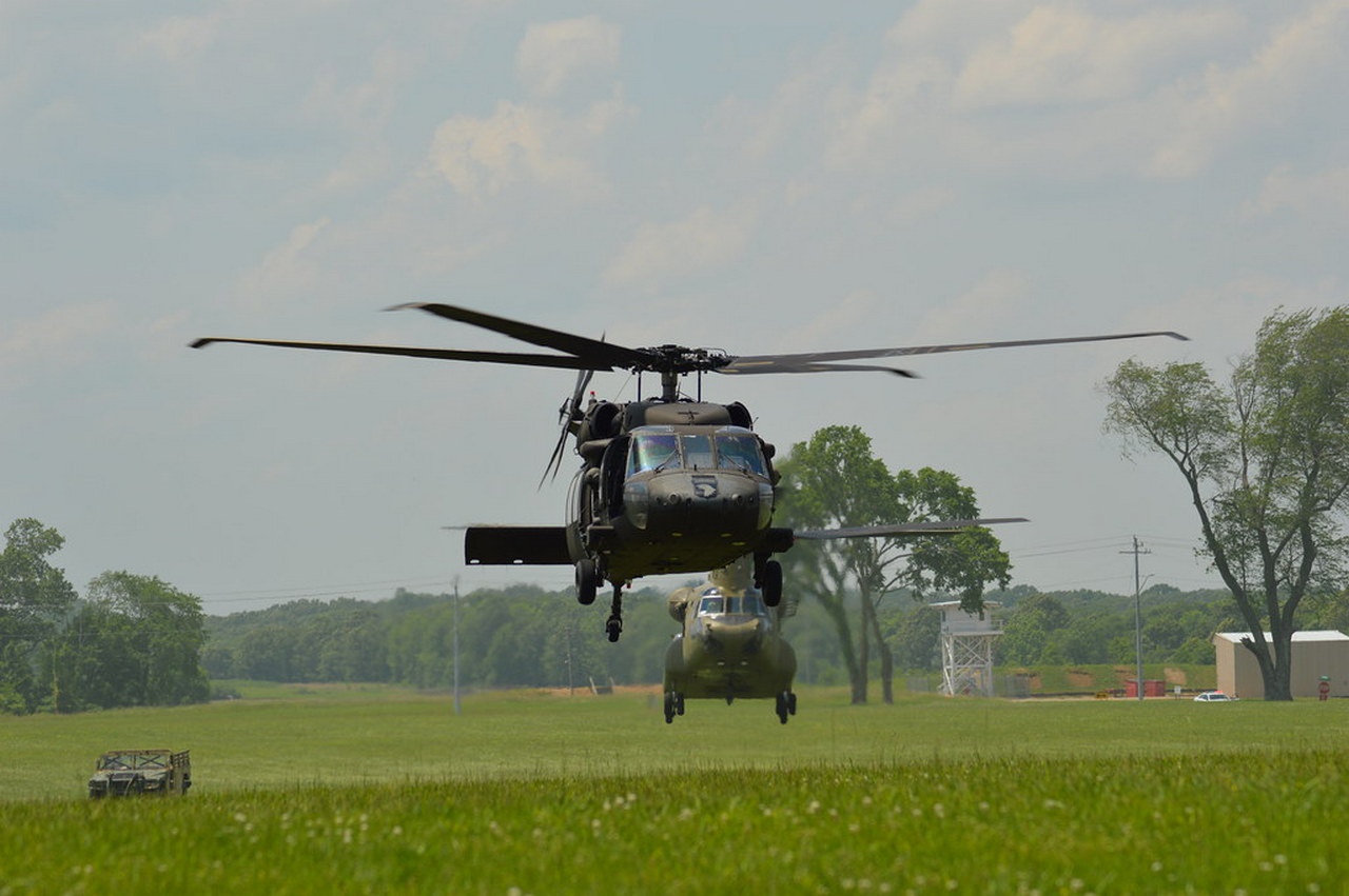 Вертолёты - основное средство переброски «Орлов» на театре военных действий.