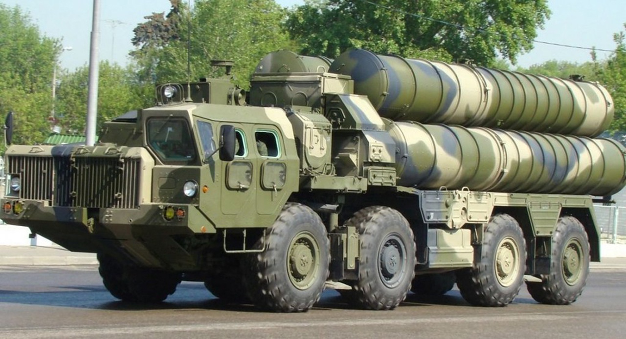 Зенитно-ракетный комплекс С-300.