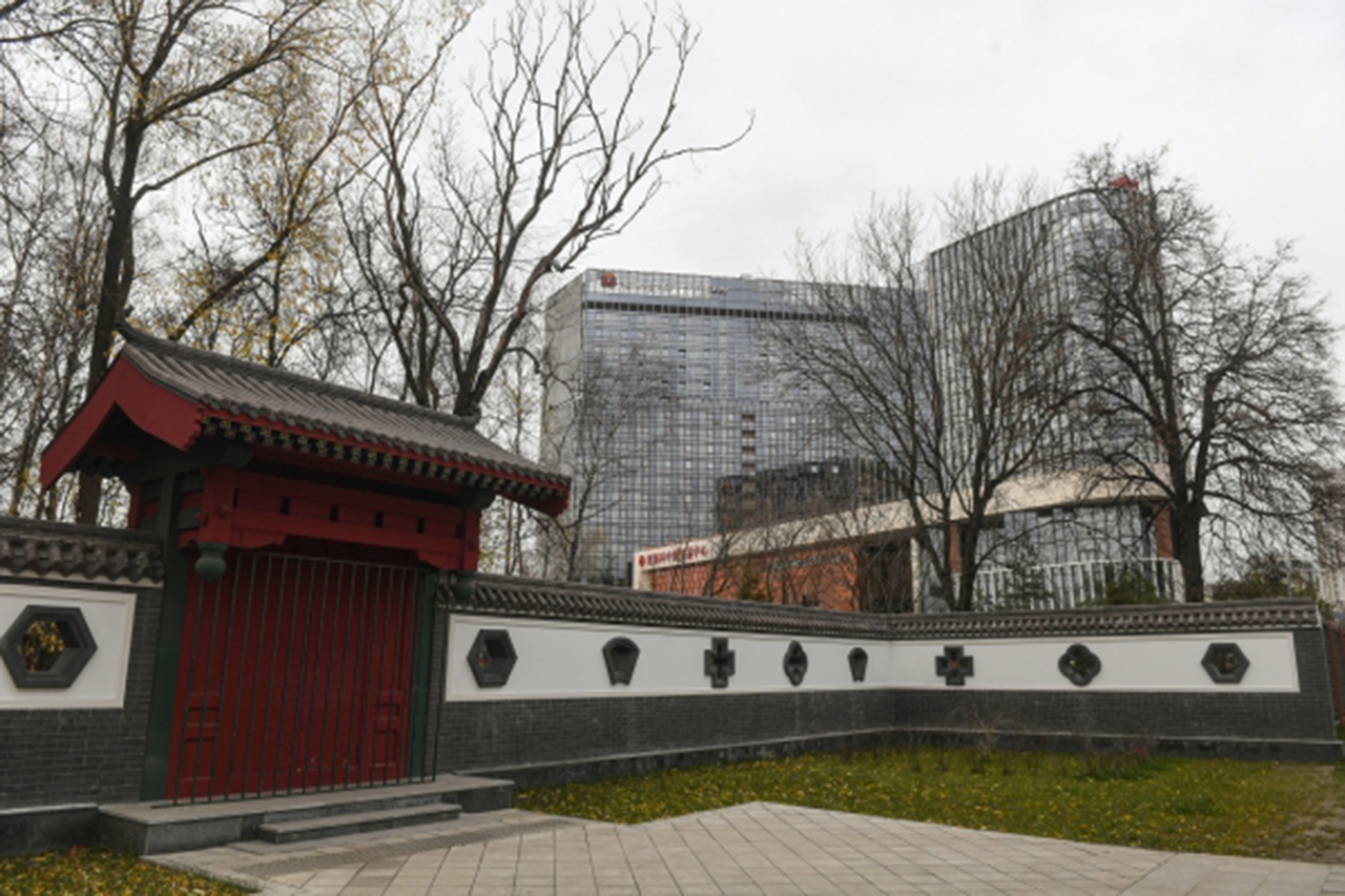 Отель премиум-класса международного оператора китайской сети Soluxe открылся в Москве в составе делового центра «Парк Хуамин».