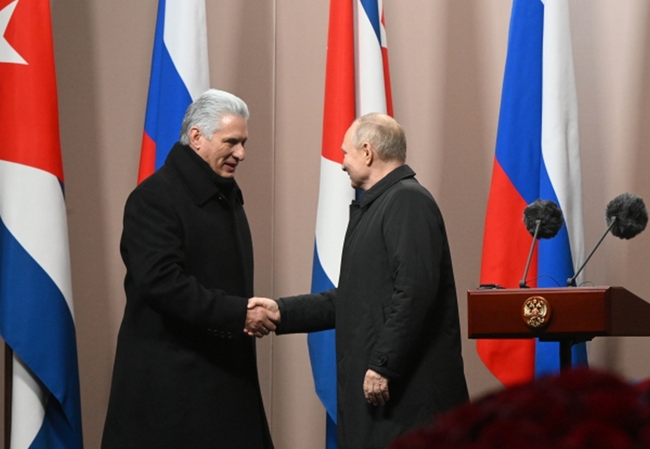 Президент Кубы Мигель Диас-Канель и президент  России Владимир Путин. 