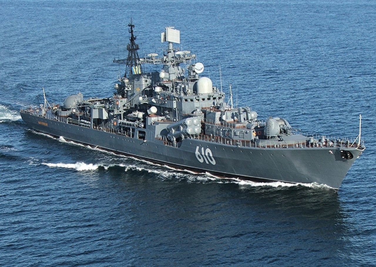Флагман Балтийского флота - эсминец «Настойчивый».