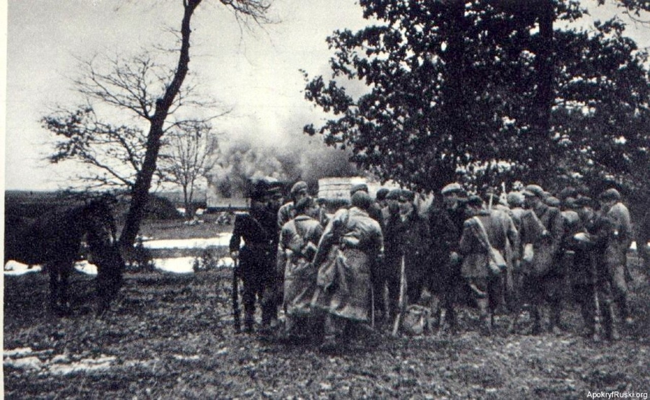 Нападение отряда Армии Крайовой на село Сагрынь (Польша, Люблинское воеводство) 10 марта 1944 г. Погибло около 800 украинцев, село сожгли.