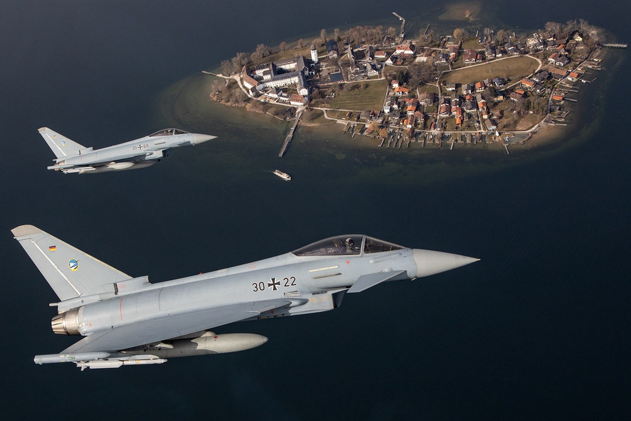 Истребители Eurofighter готовы обеспечить безопасность польского неба.