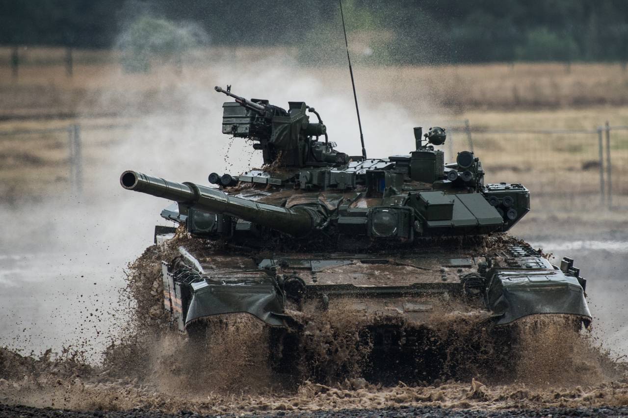 Прежде чем повести Т-90 в бой, нужно попрактиковаться на полигоне.