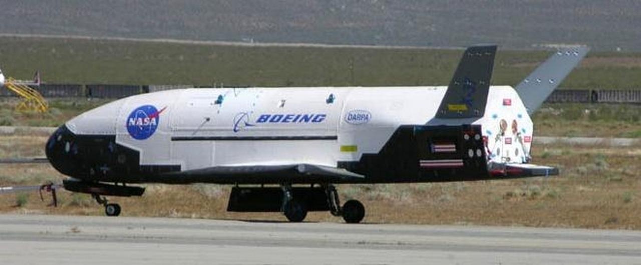 Беспилотный космический корабль Boeing X-37B.