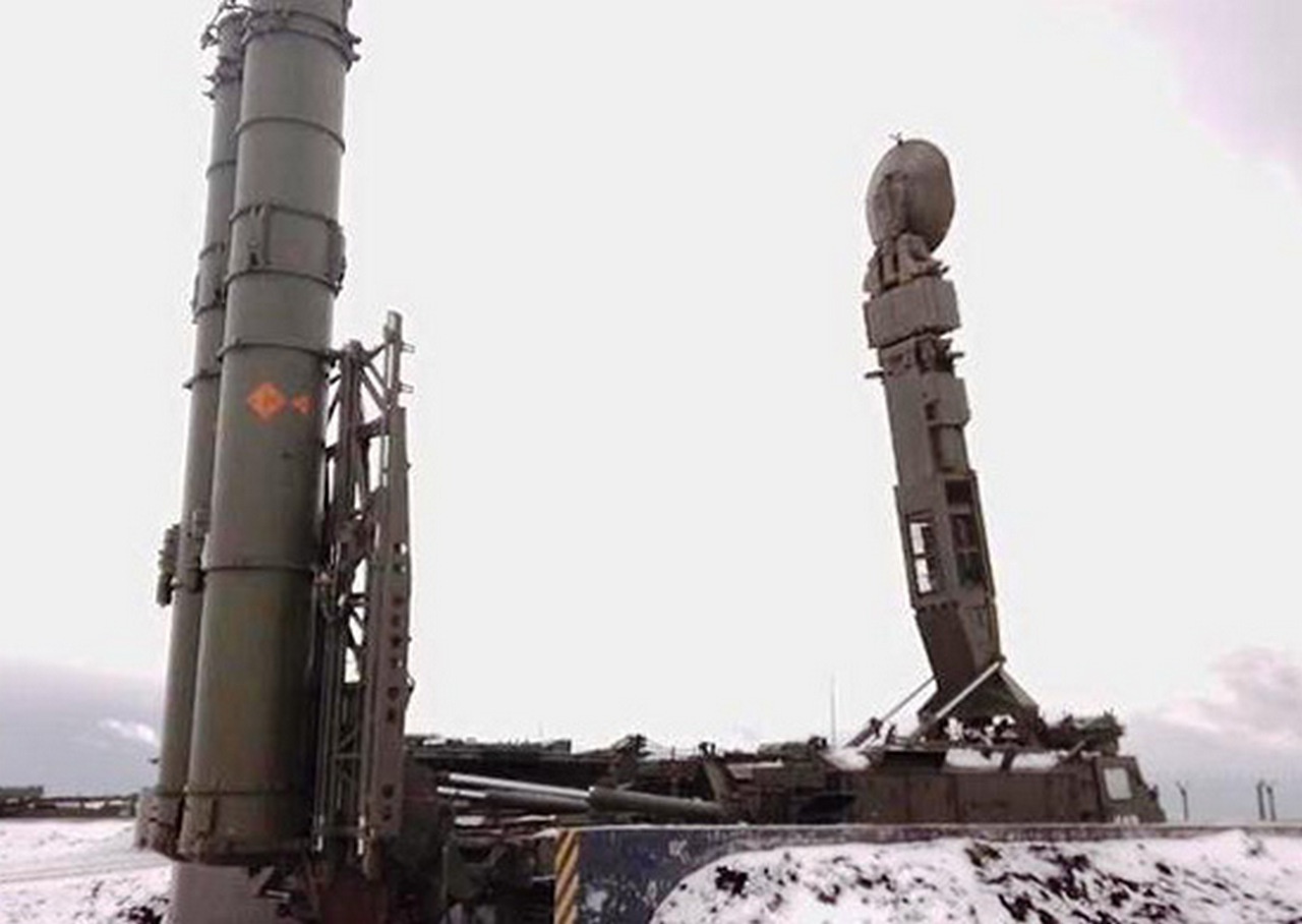 Зенитная ракетная система дальнего действия С-300В4.