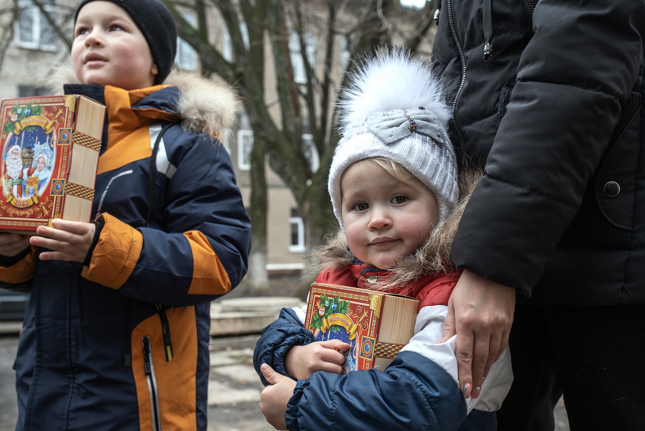 Новый год и Рождество ведь никто не отменял, и дети Донбасса в эти дни тоже ждали чуда.