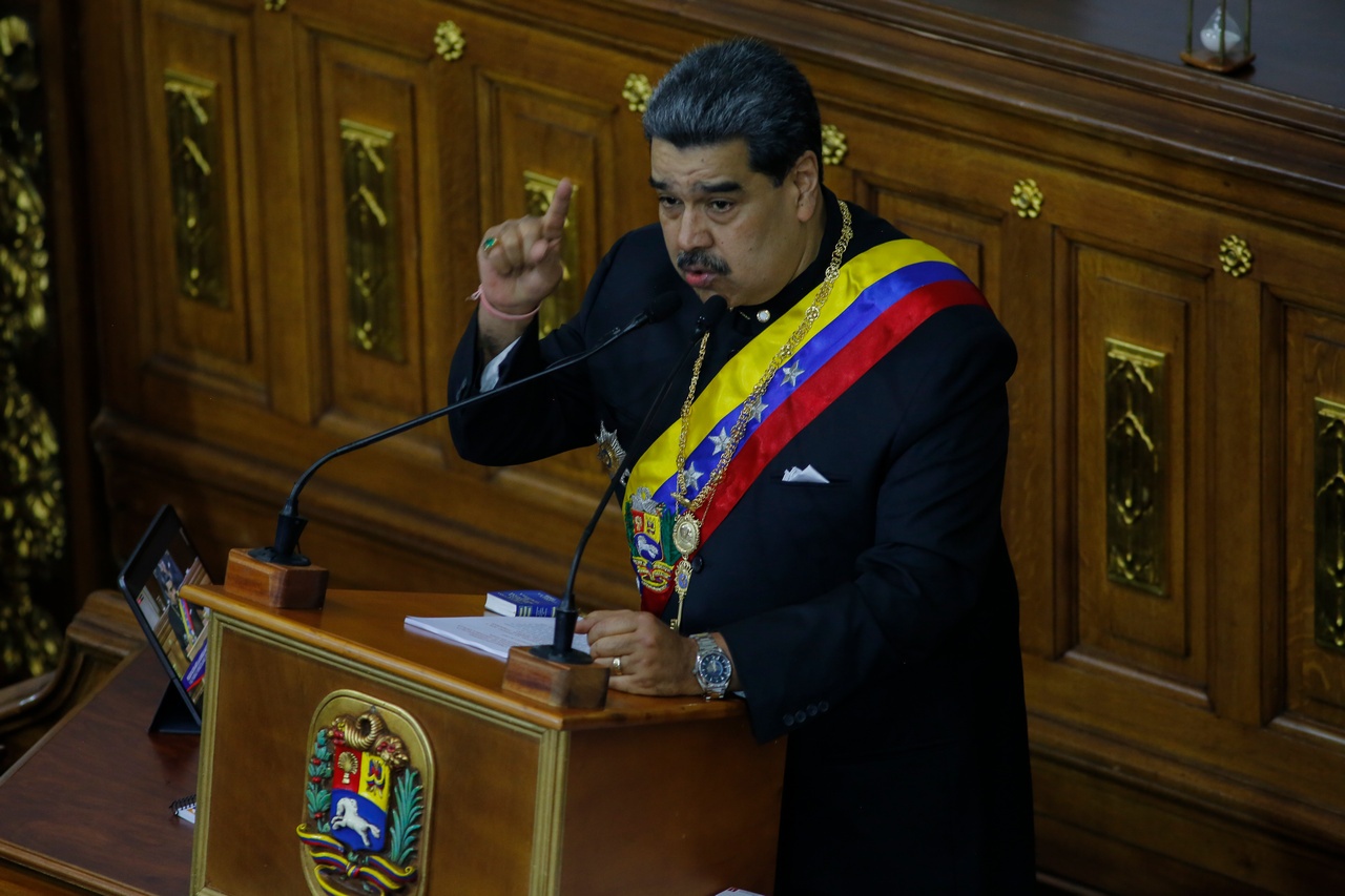 Николас Мадуро на трибуне Национального собрания.
