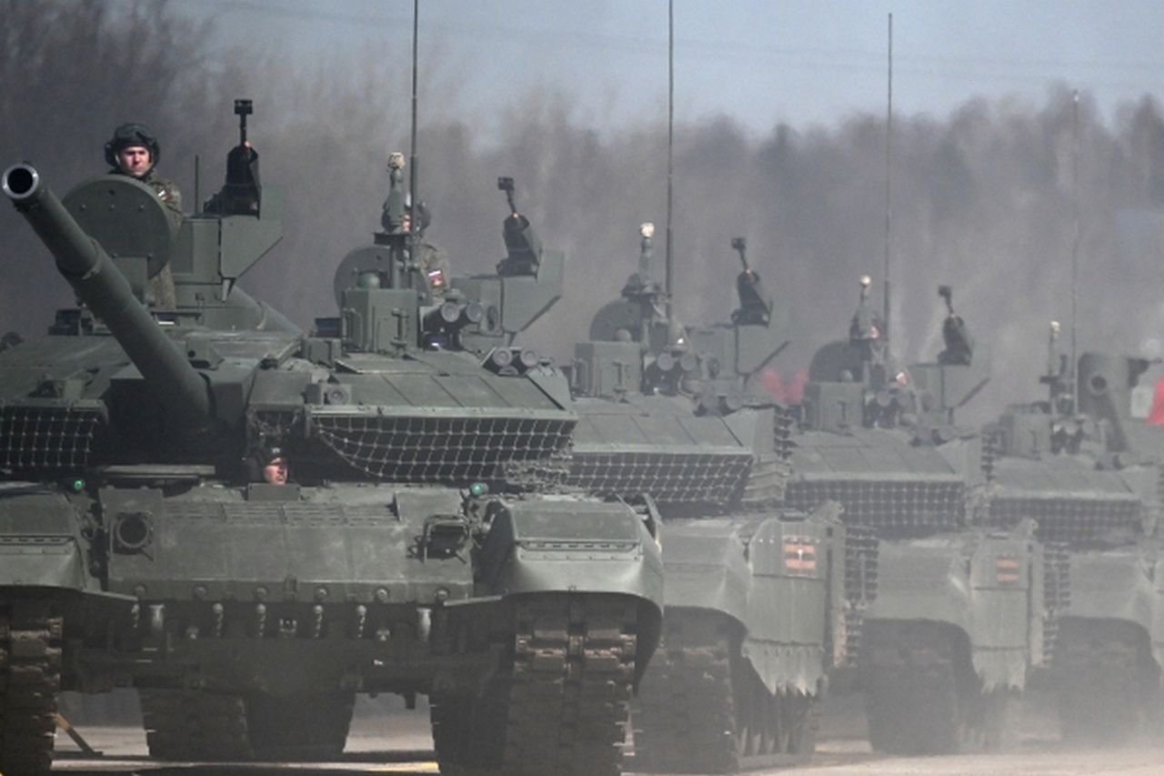 Российские Т-90 уже на марше.
