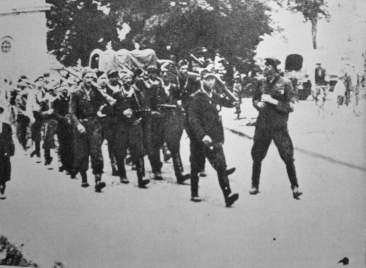 Части Армии Крайовой входят в город Замосць, 1944 г.
