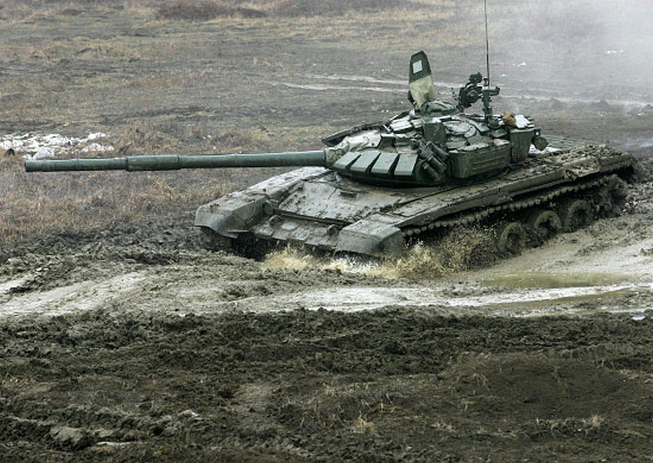 Тактические занятия танковых экипажей ВВО на полигоне Бурдуны в Бурятии.