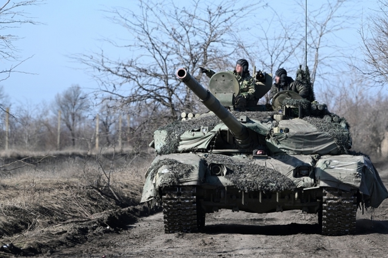 Танки Т-90М «Прорыв» на позициях в южном секторе спецоперации.