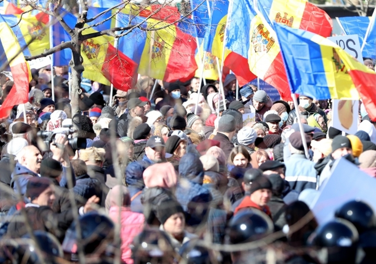 Участники акции протеста оппозиции в центре Кишинёва, 12 марта 2023 г.
