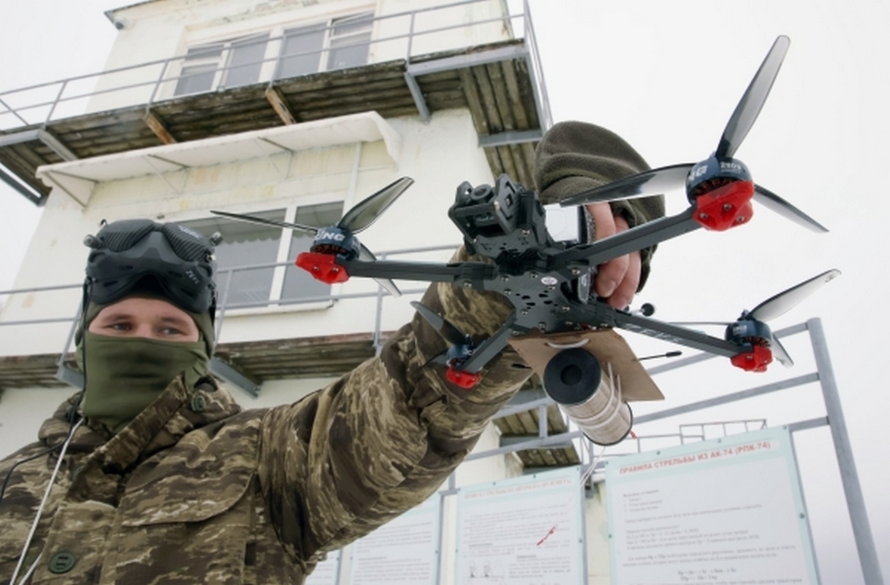 Российскими войсками активно используются беспилотники коптерного типа.