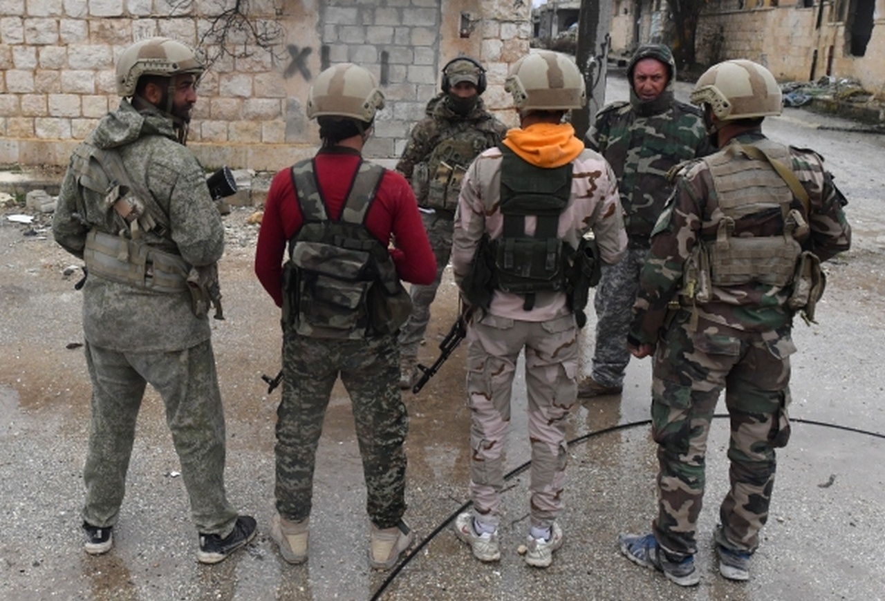 Подготовка сирийских военнослужащих и бойцов ополчения российскими военными инструкторами в провинции Хама, 2019 г.