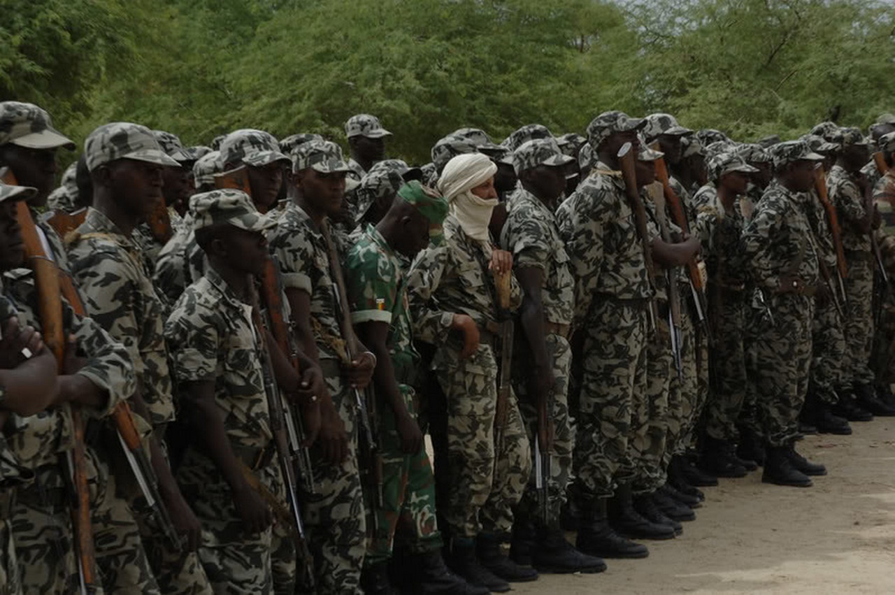Армия в Африке играет роль регулятора власти.