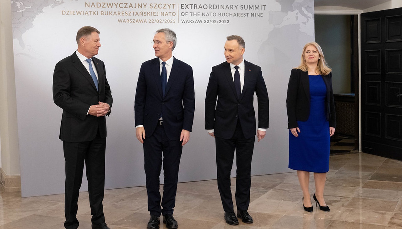 Слева направо: Клаус Йоханнис (президент Румынии); Йенс Столтенберг (генеральный секретарь НАТО); Анджей Дуда (президент Польши); Зузана Чапутова (президент Словакии) - союзники и доноры киевского режима.