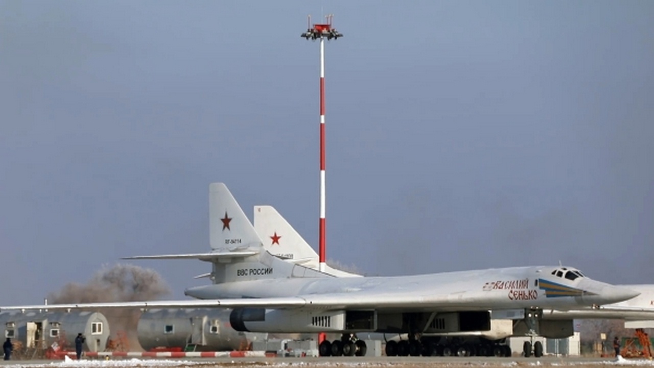 Удар украинских беспилотников по аэродрому в Энгельсе, где размещены стратегические ракетоносцы Ту-160, мог стать поводом для ассиметричного ответа.
