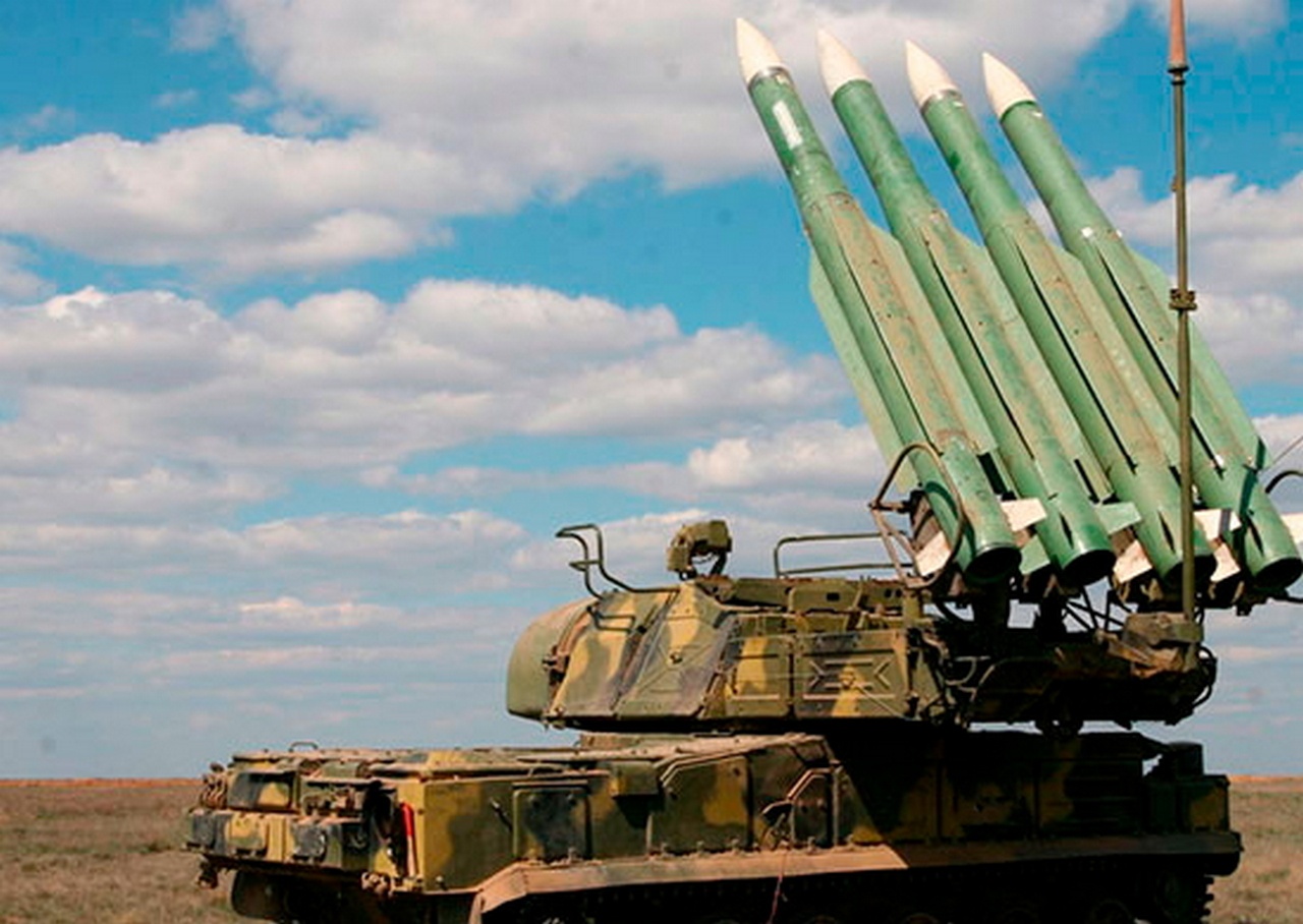 В Приморском крае военнослужащие зенитно-ракетного соединения Восточного военного округа провели тренировку по защите воздушного пространства.