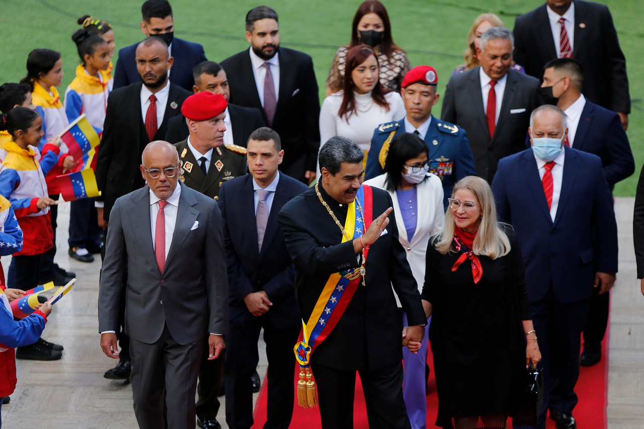 Венесуэла - за Николаса Мадуро. США - против. Что выберет страна: независимость или продажность?..