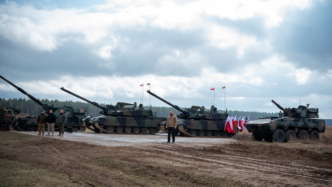 Польша активно закупает наступательные вооружения, в том числе у Южной Кореи.