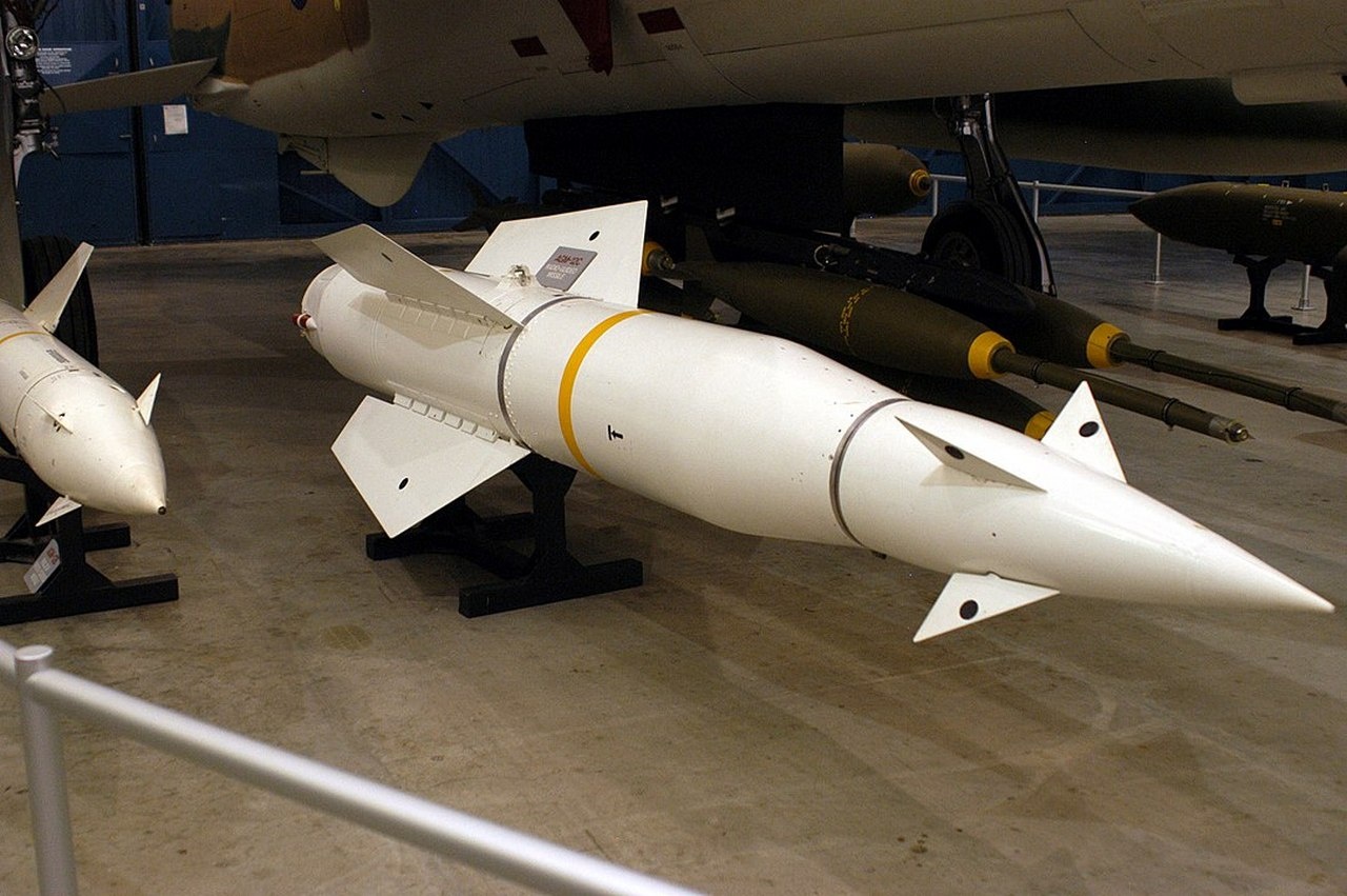 Тактическая ракета класса «воздух-поверхность» AGM-12C Bullpup B.