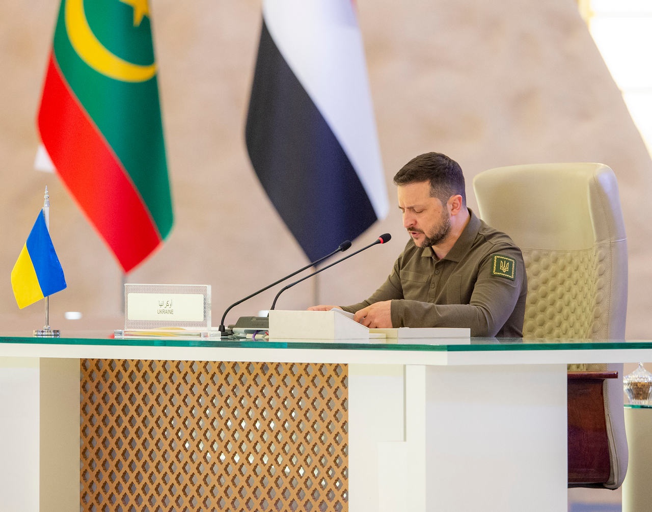 Владимир Зеленский выступил на саммите Лиги арабских государств в роли защитника крымских татар, 19 мая 2023 г.