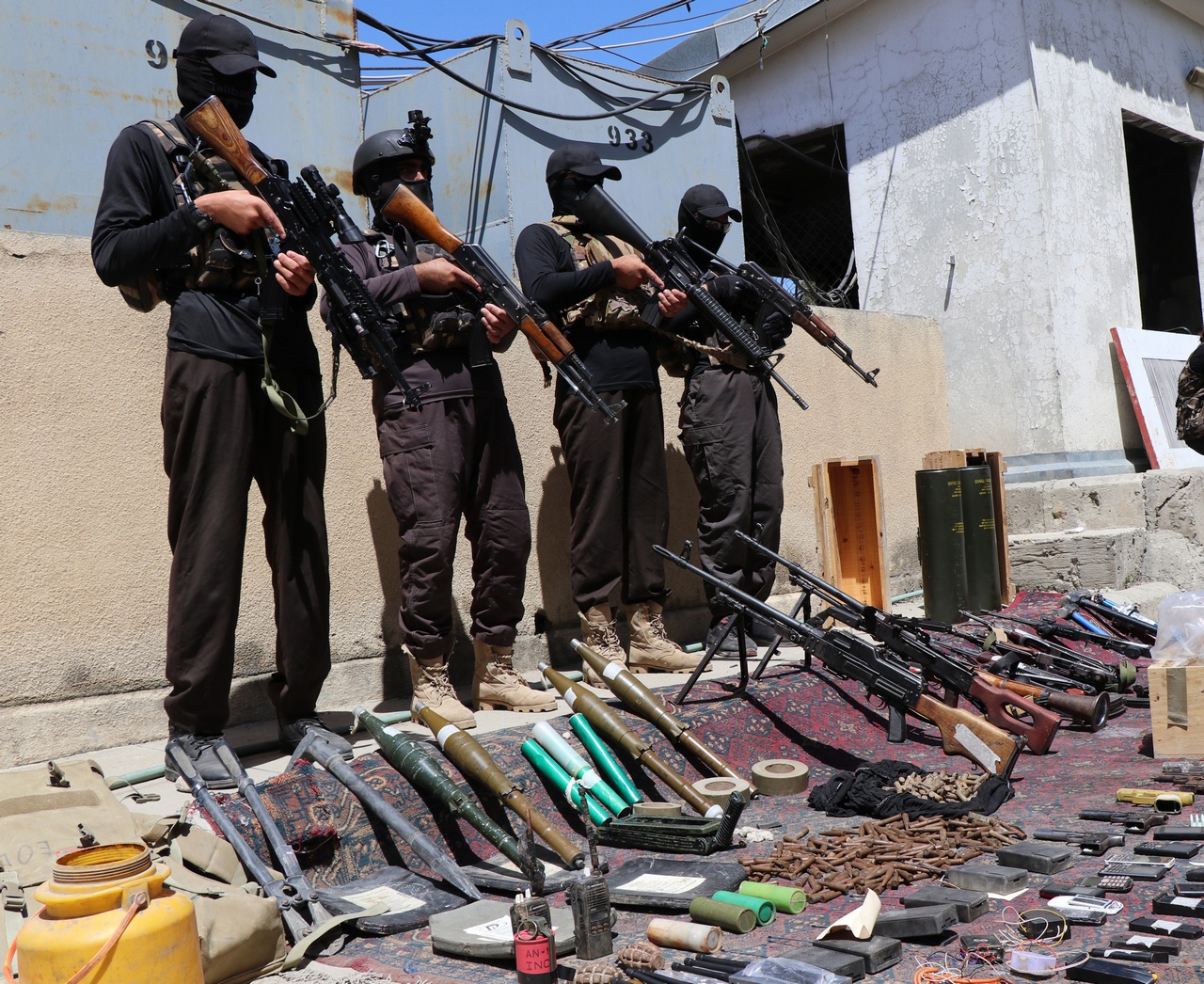 Афганские силы безопасности обнаружили и изъяли 94 единицы различных видов оружия в провинции Хост, 9 мая 2023 г.