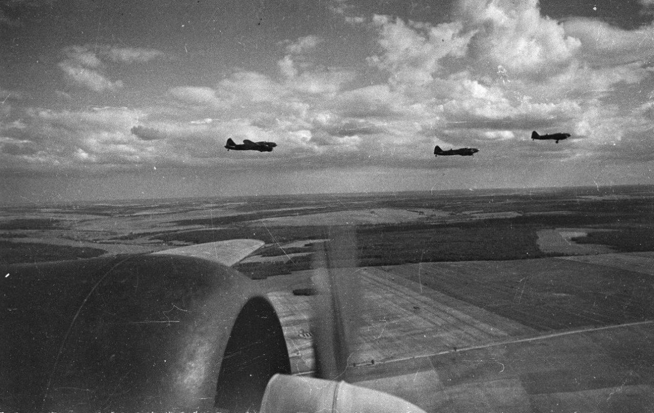 Группа бомбардировщиков Ил-4 (ДБ-3Ф).