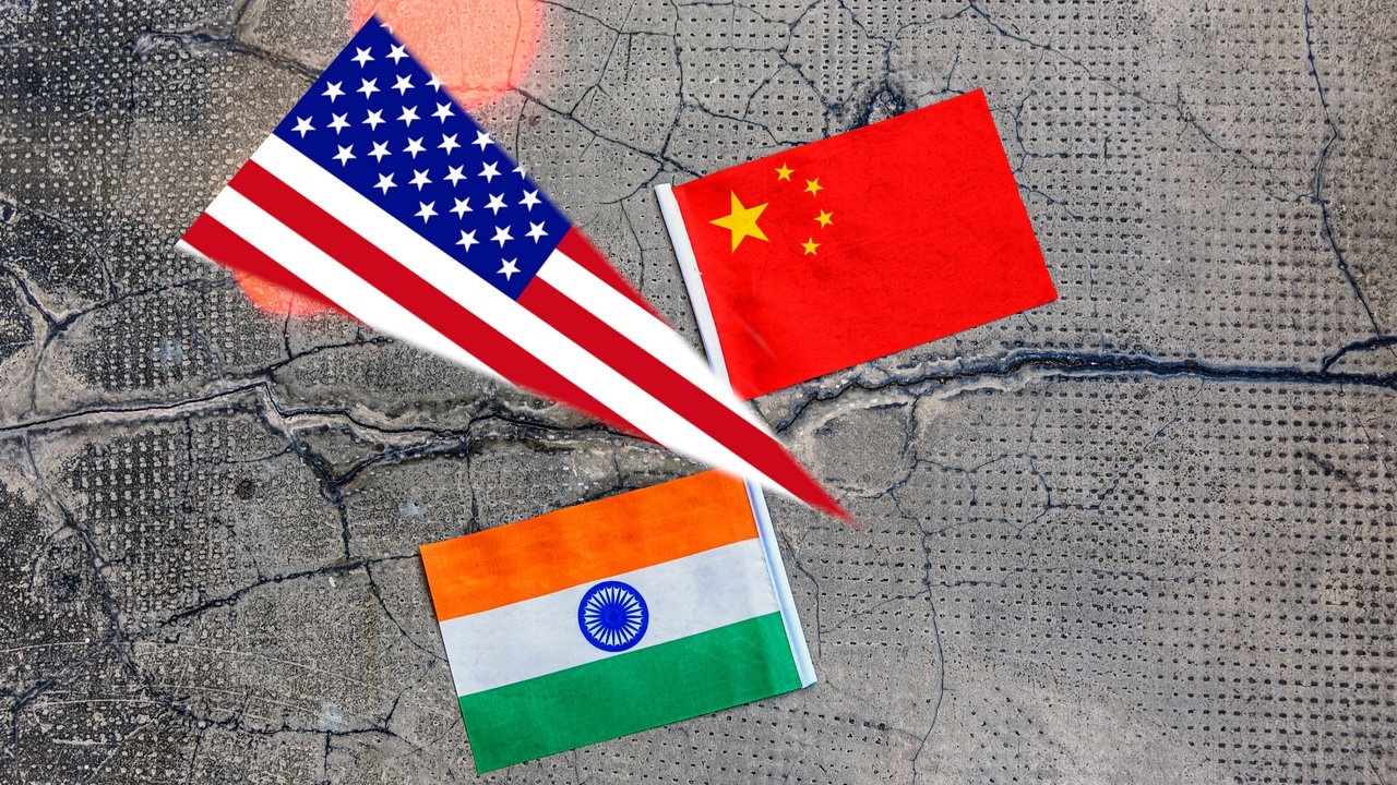 США вбивают клин между Китаем и Индией