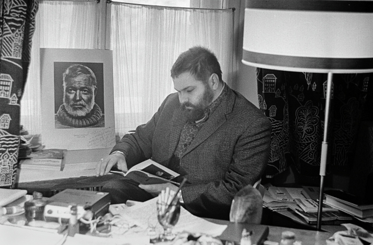Юлиан Семёнов, создавая образ Исаева-Штирлица, опирался на биографии реальных разведчиков.