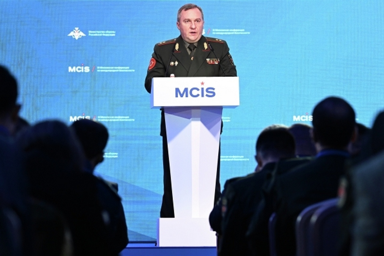 Министр обороны Республики Беларусь Виктор Хренин выступает на XI Московской конференции по международной безопасности.
