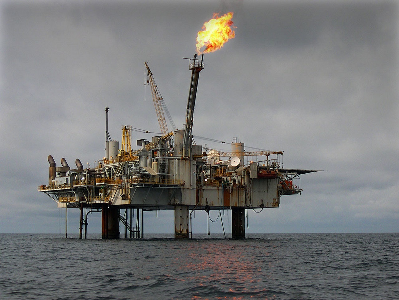 Одно из главных богатств Габона - нефть на континентальном шельфе.
