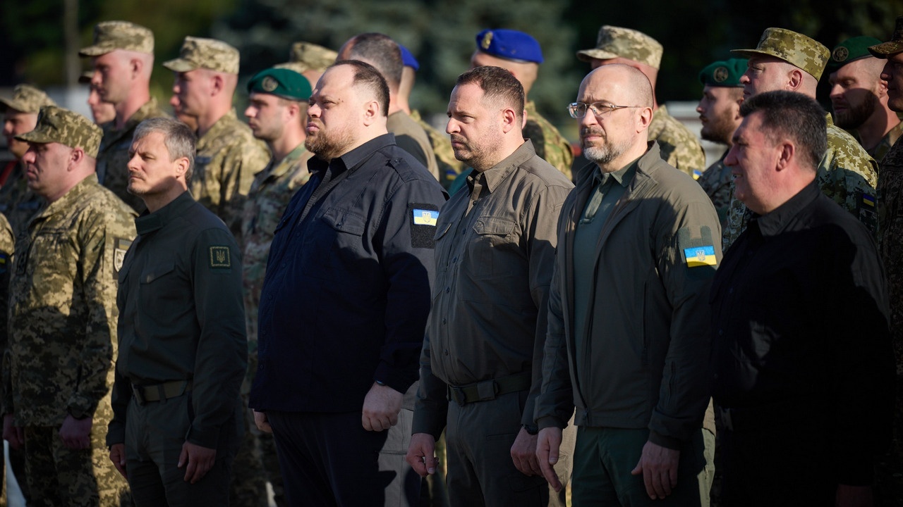 Ребрендинг киевского режима, или Почему Вашингтон хочет поменять Зеленского на «голубя мира»