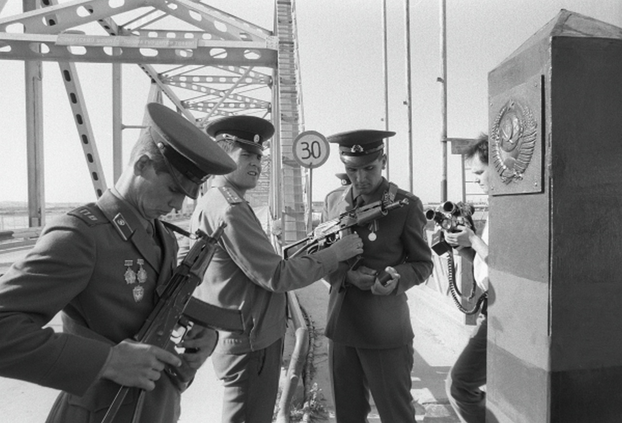 На советско-афганской границе, 1988 г.