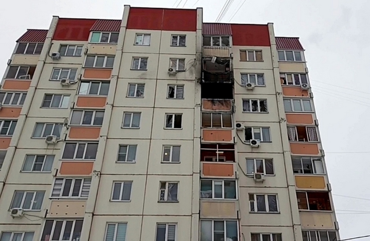 Жилой дом в Воронеже, пострадавший в результате атаки дронов со стороны ВСУ, 16 января 2024 г.
