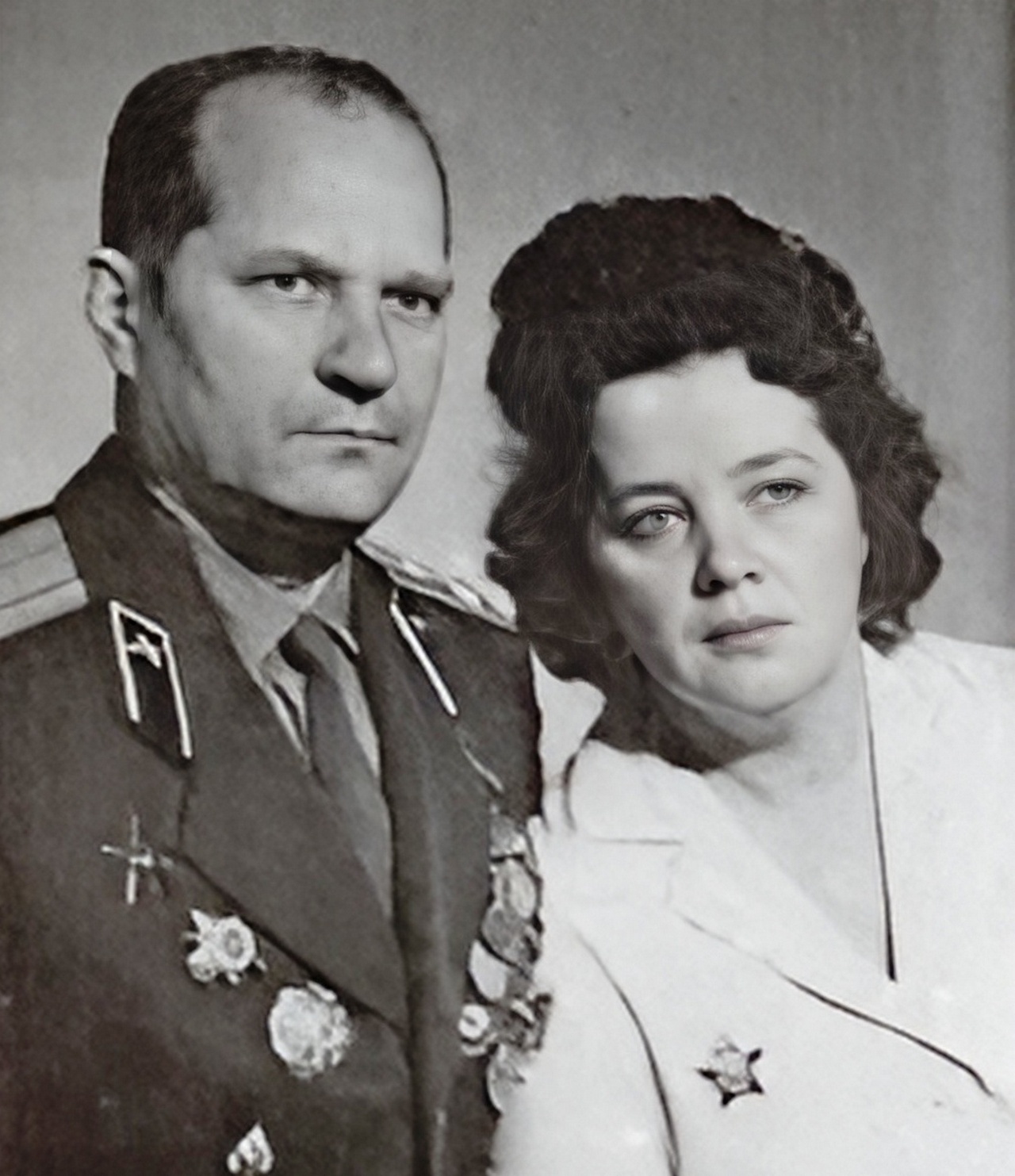 Полковник Александр Бессараб с женой Любовью Васильевной спустя 20 лет после войны.