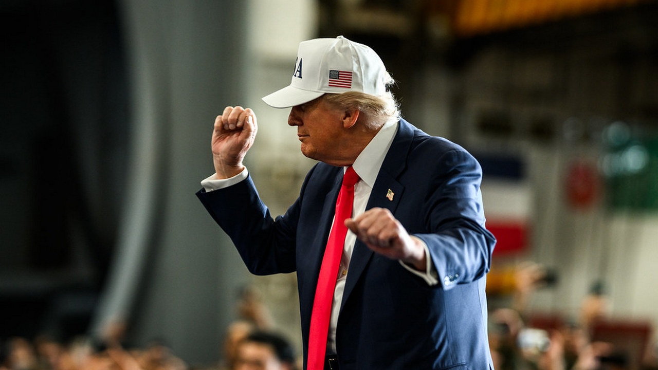 В Сеуле от Трампа откупились копией короны Силла. Получилось недорого