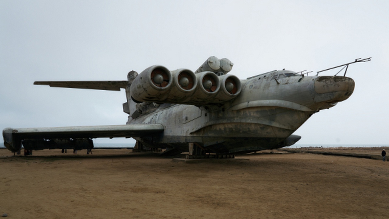 Боевой экраноплан: скользящий над водой